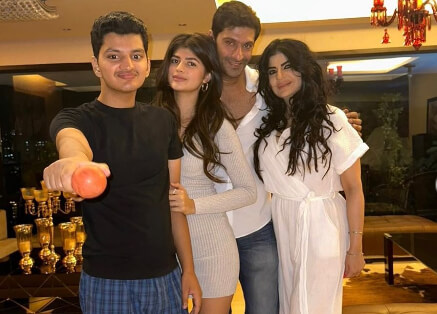 Anjini Dhawan Family Photo